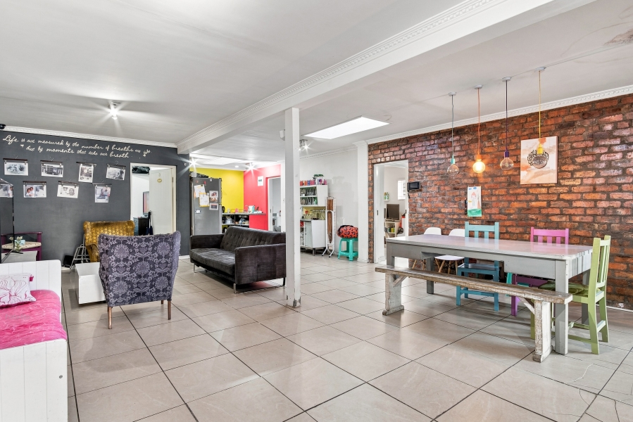 6 Bedroom Property for Sale in Woodstock Western Cape